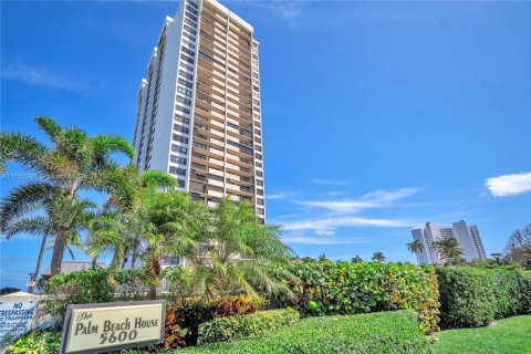 Condo à West Palm Beach, Floride, 2 chambres  № 2039897