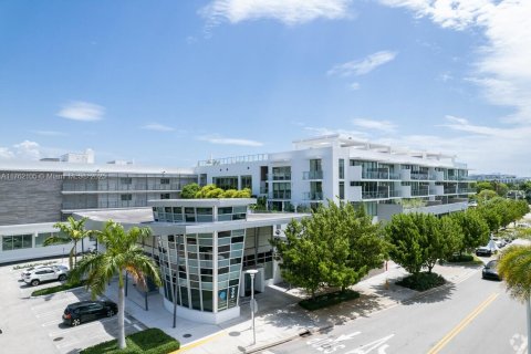 Commercial property in Miami Beach, Florida № 1868422 - photo 10
