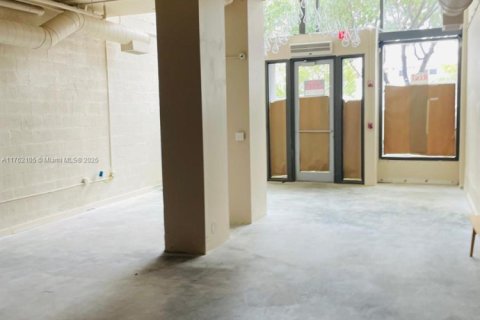 Commercial property in Miami Beach, Florida № 1868422 - photo 5