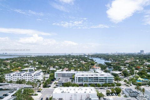 Commercial property in Miami Beach, Florida № 1868422 - photo 11