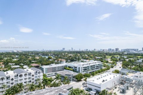 Commercial property in Miami Beach, Florida № 1868422 - photo 13