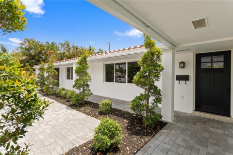 House in Pompano Beach, Florida 3 bedrooms, 196.67 sq.m. № 1823652 - photo 4