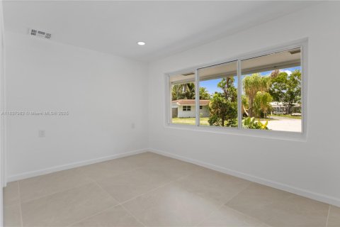 House in Pompano Beach, Florida 3 bedrooms, 196.67 sq.m. № 1823652 - photo 28