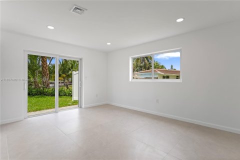 House in Pompano Beach, Florida 3 bedrooms, 196.67 sq.m. № 1823652 - photo 14