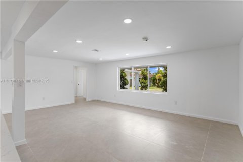 House in Pompano Beach, Florida 3 bedrooms, 196.67 sq.m. № 1823652 - photo 12