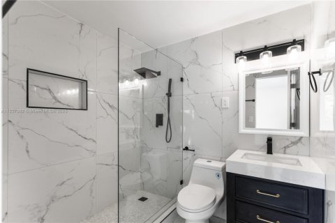 House in Pompano Beach, Florida 3 bedrooms, 196.67 sq.m. № 1823652 - photo 17