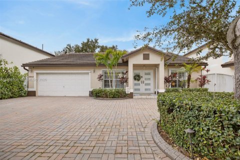 Villa ou maison à Hialeah, Floride 3 chambres, 163.14 m2 № 2017990