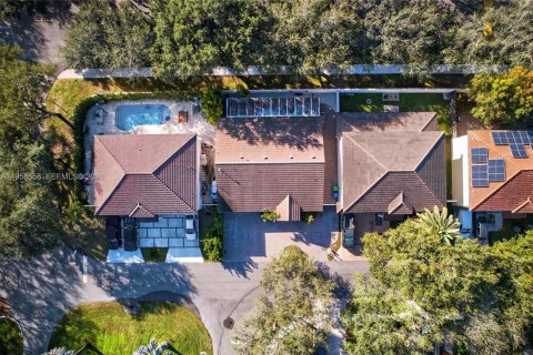 House in Hialeah, Florida 3 bedrooms, 163.14 sq.m. № 2017990 - photo 27