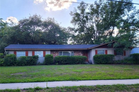 House in Altamonte Springs, Florida 3 bedrooms, 131.64 sq.m. № 2110069