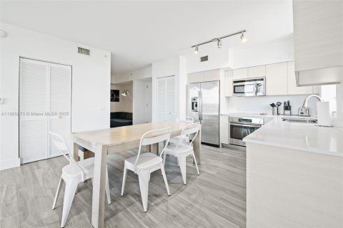 Купить кондоминиум в Майами, Флорида 1 спальня, 68.1м2, № 1965411 - фото 8