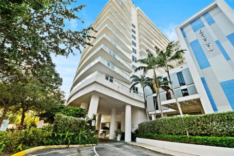 Condo in Miami, Florida, 1 bedroom  № 1965411 - photo 25