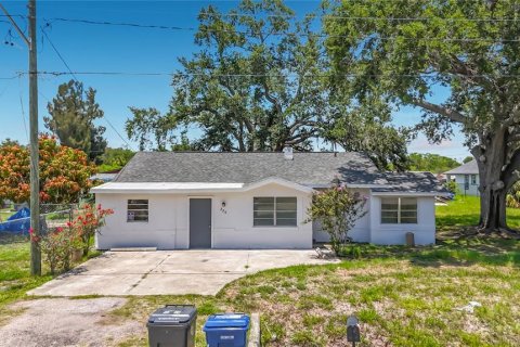 House in Palmetto, Florida 3 bedrooms, 108.51 sq.m. № 2308593