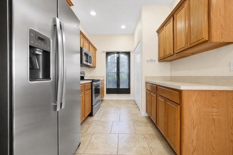 Villa ou maison à vendre à Kissimmee, Floride: 3 chambres, 186.27 m2 № 2199708 - photo 4