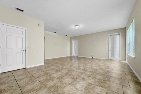 Villa ou maison à vendre à Kissimmee, Floride: 3 chambres, 186.27 m2 № 2199708 - photo 9