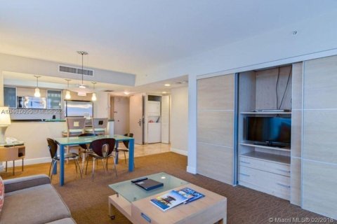 Condo in Sunny Isles Beach, Florida, 2 bedrooms  № 2399671 - photo 5