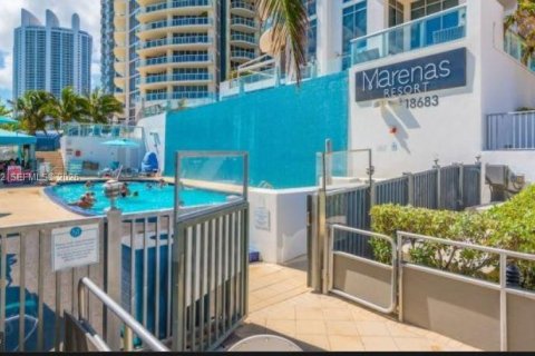Condo in Sunny Isles Beach, Florida, 2 bedrooms  № 2399671 - photo 23