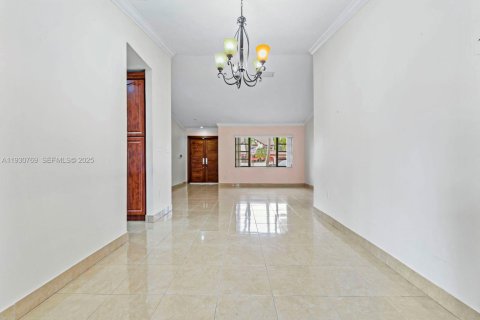 Купить виллу или дом в Майами, Флорида 3 спальни, 214.05м2, № 1989692 - фото 13