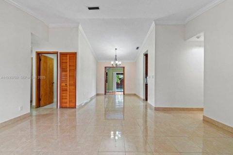 Купить виллу или дом в Майами, Флорида 3 спальни, 214.05м2, № 1989692 - фото 12