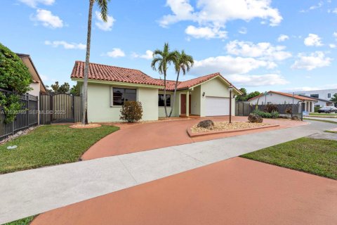 Купить виллу или дом в Майами, Флорида 3 спальни, 214.05м2, № 1989692 - фото 2