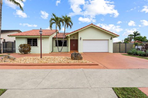 Купить виллу или дом в Майами, Флорида 3 спальни, 214.05м2, № 1989692 - фото 1