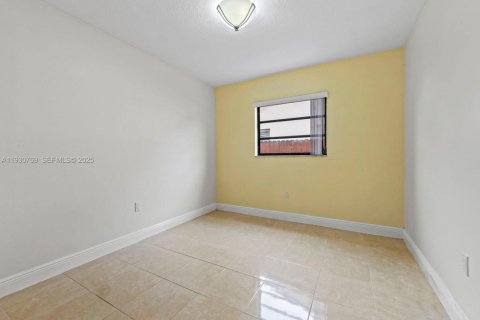 Купить виллу или дом в Майами, Флорида 3 спальни, 214.05м2, № 1989692 - фото 26