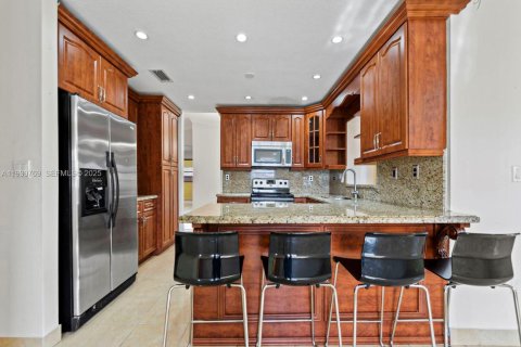 Купить виллу или дом в Майами, Флорида 3 спальни, 214.05м2, № 1989692 - фото 19