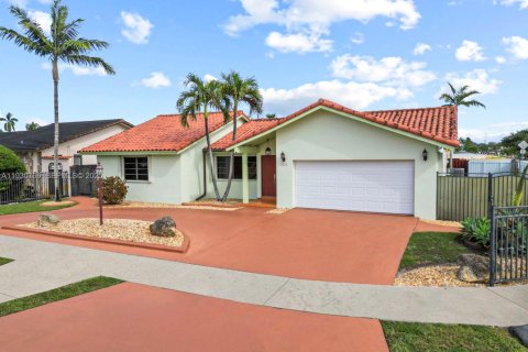 Купить виллу или дом в Майами, Флорида 3 спальни, 214.05м2, № 1989692 - фото 3