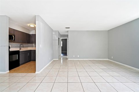 Copropriété à louer à Fort Lauderdale, Floride: 2 chambres, 92.9 m2 № 1972188 - photo 9