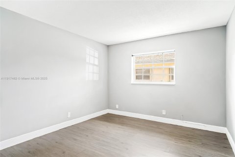 Copropriété à louer à Fort Lauderdale, Floride: 2 chambres, 92.9 m2 № 1972188 - photo 11