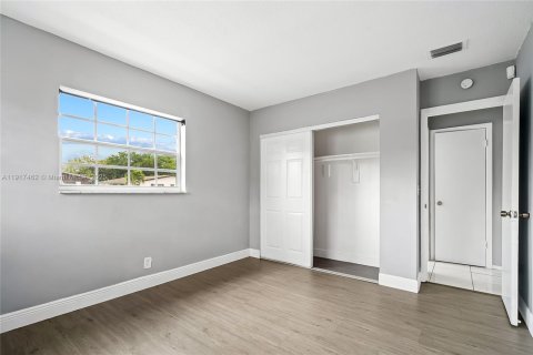 Copropriété à louer à Fort Lauderdale, Floride: 2 chambres, 92.9 m2 № 1972188 - photo 15