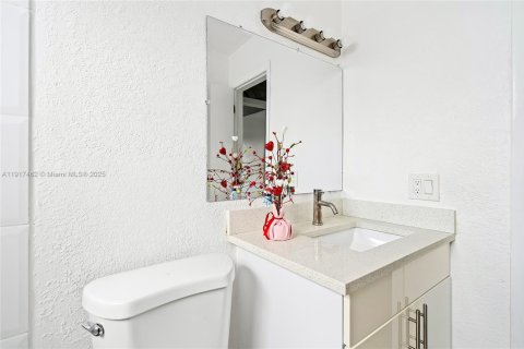 Copropriété à louer à Fort Lauderdale, Floride: 2 chambres, 92.9 m2 № 1972188 - photo 18