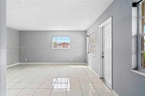 Copropriété à louer à Fort Lauderdale, Floride: 2 chambres, 92.9 m2 № 1972188 - photo 10