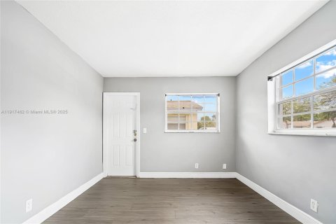 Copropriété à louer à Fort Lauderdale, Floride: 2 chambres, 92.9 m2 № 1972188 - photo 14