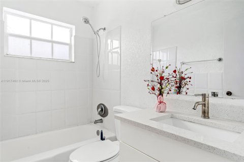 Copropriété à louer à Fort Lauderdale, Floride: 2 chambres, 92.9 m2 № 1972188 - photo 17