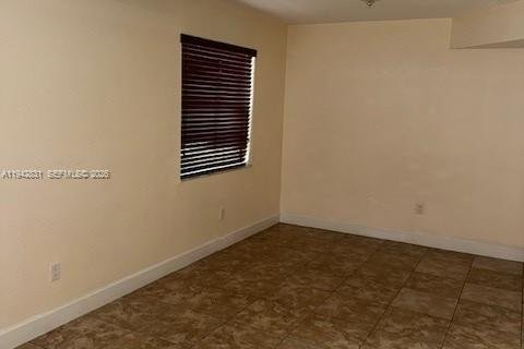Townhouse in Hialeah, Florida 3 bedrooms, 105.35 sq.m. № 1999220 - photo 12