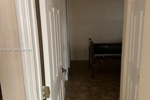 Townhouse in Hialeah, Florida 3 bedrooms, 105.35 sq.m. № 1999220 - photo 15