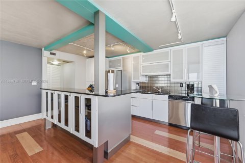 Condo in Fort Lauderdale, Florida, 2 bedrooms № 2145671 - photo 16