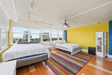 Condo in Fort Lauderdale, Florida, 2 bedrooms № 2145671 - photo 25