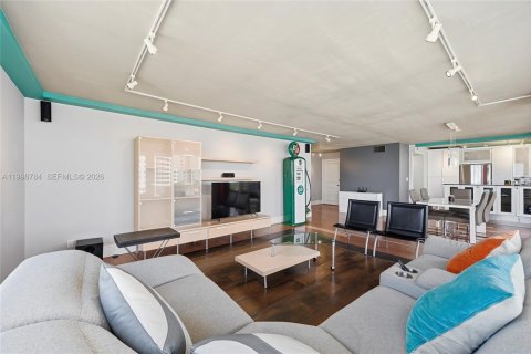 Condo in Fort Lauderdale, Florida, 2 bedrooms № 2145671 - photo 5