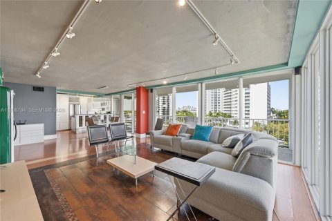 Condo in Fort Lauderdale, Florida, 2 bedrooms № 2145671 - photo 2