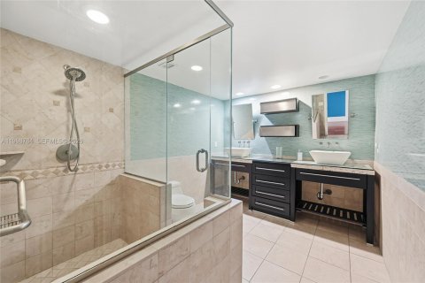 Condo in Fort Lauderdale, Florida, 2 bedrooms № 2145671 - photo 30
