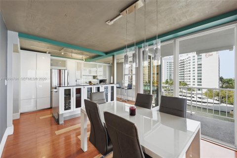 Condo in Fort Lauderdale, Florida, 2 bedrooms № 2145671 - photo 3