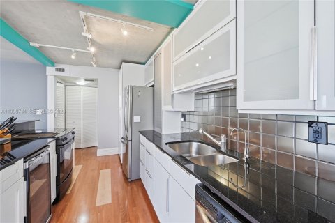 Condo in Fort Lauderdale, Florida, 2 bedrooms № 2145671 - photo 20
