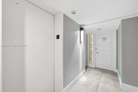 Condo in Fort Lauderdale, Florida, 2 bedrooms № 2145671 - photo 8