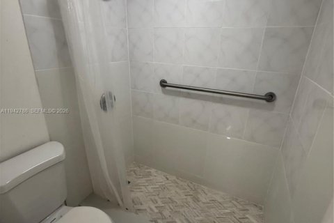 Appartement à louer à Hialeah, Floride: 2 chambres, 83.24 m2 № 1999169 - photo 7