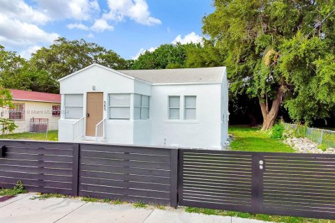 House in Miami, Florida 2 bedrooms, 77.48 sq.m. № 1977502 - photo 9