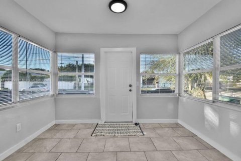 House in Miami, Florida 2 bedrooms, 77.48 sq.m. № 1977502 - photo 27