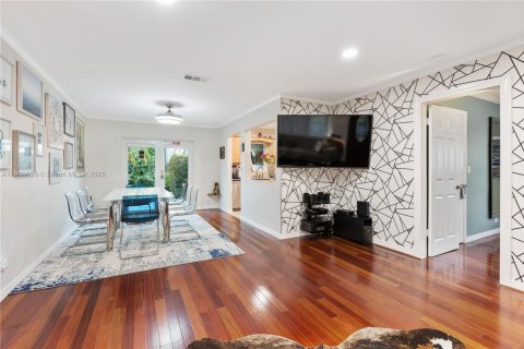 House in Dania Beach, Florida 4 bedrooms, 143.91 sq.m. № 1965439 - photo 26