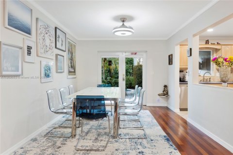 House in Dania Beach, Florida 4 bedrooms, 143.91 sq.m. № 1965439 - photo 25