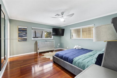 House in Dania Beach, Florida 4 bedrooms, 143.91 sq.m. № 1965439 - photo 7